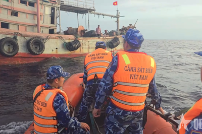 Bộ tư lệnh Vùng Cảnh sát biển 2 bắt giữ 3 tàu cá vi phạm IUU