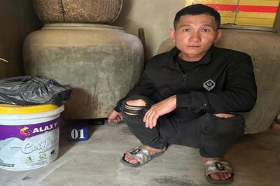 Canh bạn ngủ để chôm tiền