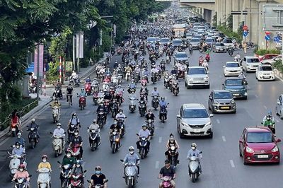 Hà Nội dự chi hơn 1.000 tỷ đồng hỗ trợ người dân chuyển đổi sang xe điện