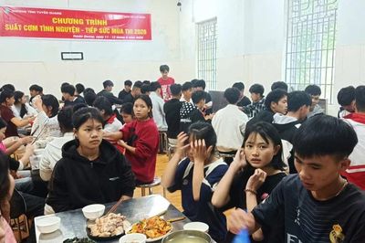 Sĩ tử vùng cao được tiếp sức bằng những hoạt động ý nghĩa