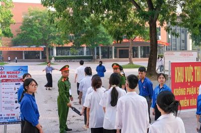 Máy quét cầm tay góp phần bảo đảm kỳ thi tốt nghiệp THPT an toàn, công bằng