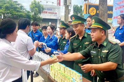 Tuổi trẻ Bộ đội Biên phòng TP Huế tiếp sức mùa thi tại các địa bàn biên giới