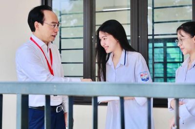 Bộ trưởng Bộ GD&ĐT Hoàng Minh Sơn: Không để thí sinh mất quyền lợi trong bất kỳ tình huống nào