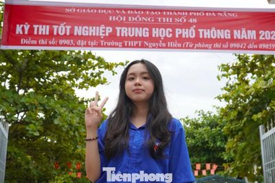 Tình nguyện viên 'đặc biệt' tiếp sức sĩ tử Đà Nẵng