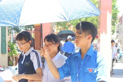 Hơn 6.000 đoàn viên, thanh niên Ninh Bình hỗ trợ sĩ tử