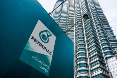 Khủng hoảng Hormuz đang thay đổi PETRONAS như thế nào?