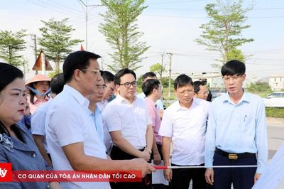 Từ 'dân đi hỏi' đến 'cán bộ đi tìm'