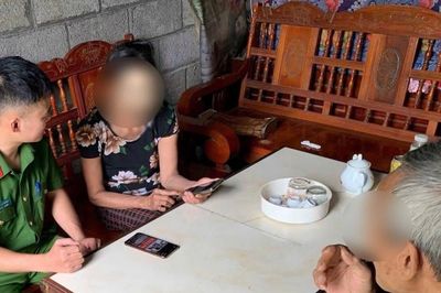 Đôi vợ chồng mời hàng xóm tham gia 'hợp đồng kỳ nghỉ' để tiền đẻ ra tiền