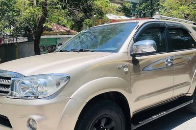 Xe SUV cũ 'nồi đồng cối đá' giá chỉ trên dưới 300 triệu đồng hút khách săn tìm