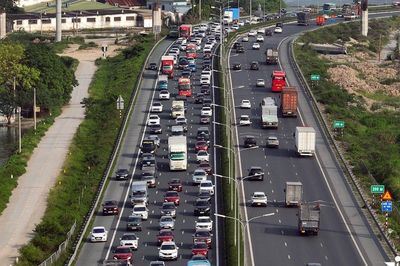 Hà Nội tính hạn chế phương tiện cá nhân, thu phí vào một số khu vực
