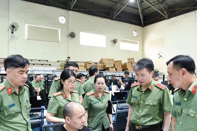 Thiếu tướng Công an chỉ đạo phá đường dây lừa đảo âm mưu lập căn cứ tại Việt Nam