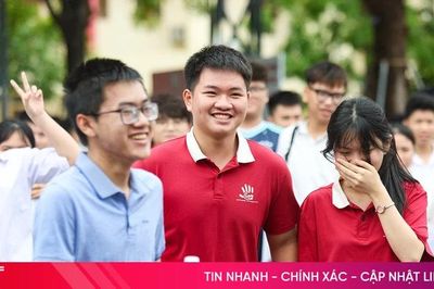 Khép lại môn thi đầu tiên - sĩ tử Hà Tĩnh phấn khởi rời trường thi