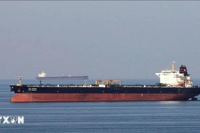 Các công ty giao dịch dầu khí 'bội thu' khi eo biển Hormuz bị phong tỏa