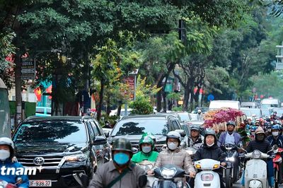 Hà Nội đề xuất hạn chế phương tiện cá nhân, thu phí giảm ùn tắc giao thông