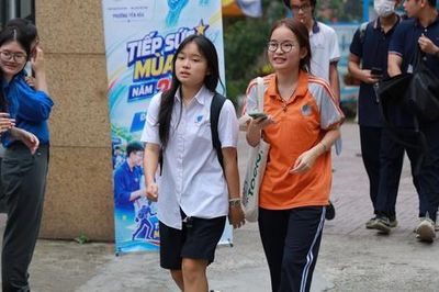 Hoàn thành ngày thi tốt nghiệp THPT đầu tiên, thí sinh tự tin đạt 10 điểm môn Toán