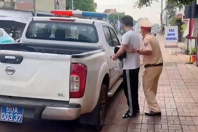 5km nghẹt thở đưa thí sinh kịp giờ thi tốt nghiệp của CSGT