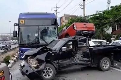 Xe buýt mất phanh cuốn 14 phương tiện vào tai nạn liên hoàn, 18 người nhập viện
