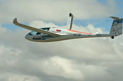 Chỉ sạc 15 phút, chiếc máy bay này đã làm điều chưa từng có trong lịch sử hàng không