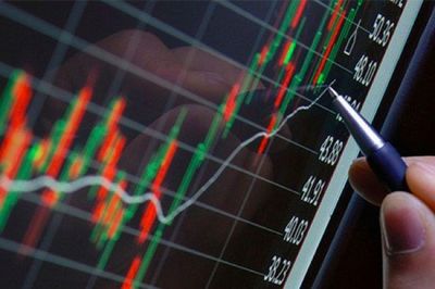 Thanh khoản chạm đáy, VN-Index thiếu động lực bứt phá