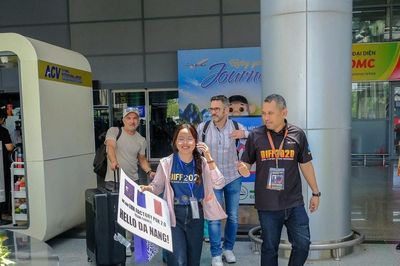 Phía sau thành công của 'bầu trời nghệ thuật'
