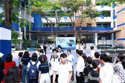 Hoàn thành bài thi môn Toán: Đề thi vừa sức, thí sinh phấn khởi