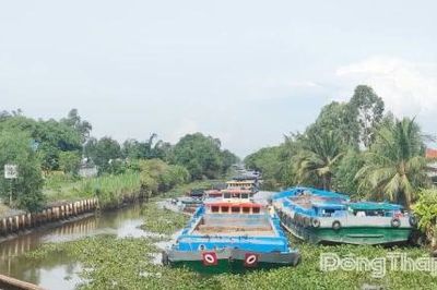 Đồng Tháp: Khẩn trương khắc phục tình trạng ùn ứ kéo dài trên Kênh 2