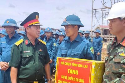 Bộ Chỉ huy quân sự tỉnh kiểm tra, động viên lực lượng hỗ trợ xây dựng trường học tại khu vực biên giới