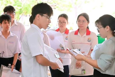 Thí sinh Gia Lai bước vào môn thi đầu tiên của kỳ thi tốt nghiệp THPT 2026