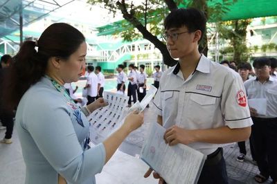 Đề chính thức môn Ngữ văn tốt nghiệp THPT 2026 xem tại đây