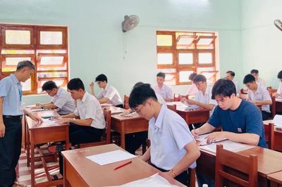 Gia Lai: 1 thí sinh vi phạm quy chế do mang điện thoại vào phòng thi