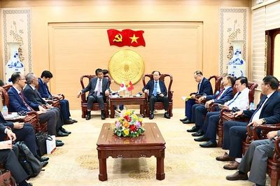 Bí thư Tỉnh ủy Gia Lai Thái Đại Ngọc tiếp xã giao Đại sứ đặc mệnh toàn quyền Nhật Bản tại Việt Nam