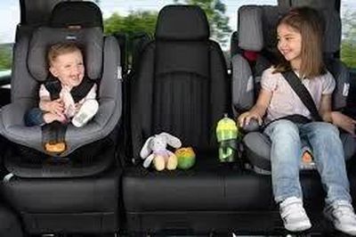 Trường hợp nào không bị bắt buộc dùng ghế trẻ em trên ô tô?