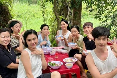 Vân Trang và Thanh Hiền tái xuất trong phim Như hạt mưa sa sau khi sinh con