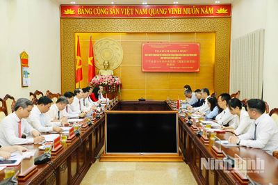 Tọa đàm khoa học giữa Tỉnh ủy Ninh Bình với Trường Đảng Trung ương Đảng Cộng sản Trung Quốc (Học viện Hành chính Quốc gia)