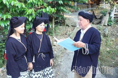 Người có uy tín - 'lá chắn mềm' bảo vệ nền tảng tư tưởng của Đảng - Kỳ 2: Người có uy tín - điểm tựa tinh thần của bản làng