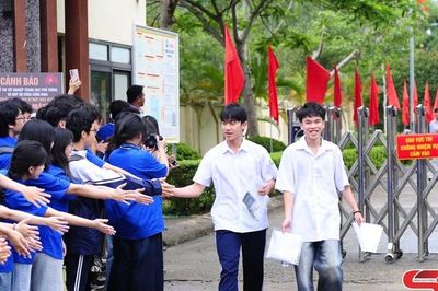 Kết thúc môn thi Ngữ văn: Đề thi hay, thí sinh phấn khởi