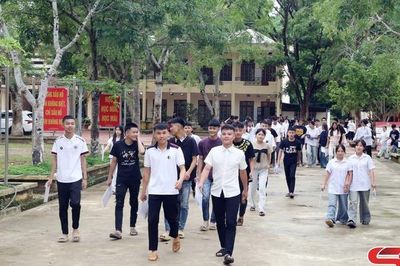 Thí sinh Sơn La phấn khởi hoàn thành ngày thi đầu tiên của Kỳ thi tốt nghiệp THPT