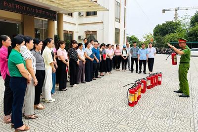 Huấn luyện nghiệp vụ PCCC cho cán bộ Mặt trận tổ quốc tỉnh