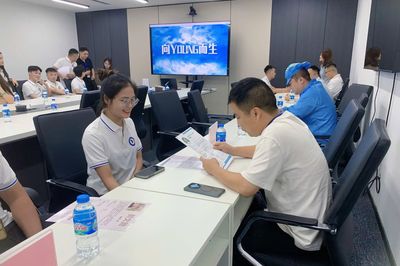 Lao động biết ngoại ngữ 'đắt giá'