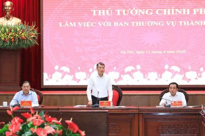 Thủ tướng: Hà Nội phải tháo gỡ điểm nghẽn, phát huy vai trò cực tăng trưởng của cả nước