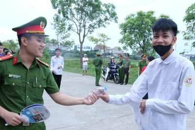 Hà Tĩnh: Thí sinh tự tin bước vào môn thi đầu tiên Ngữ văn