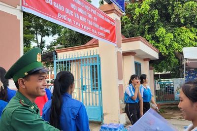 Các đơn vị Biên phòng tỉnh An Giang chung tay tiếp sức mùa thi