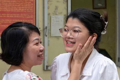Những hình ảnh đáng nhớ trong ngày thi đầu tốt nghiệp THPT 2026