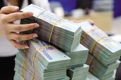 Việt Nam chọn tỷ giá hay lãi suất trước 'cú sốc kép' toàn cầu?