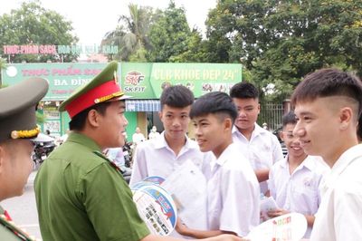Công an Thanh Hóa tiếp sức sĩ tử thi tốt nghiệp THPT 2026