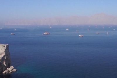 IRGC khẳng định eo biển Hormuz đóng cửa với mọi tàu thuyền