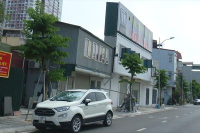 Vành đai 2,5 vừa thông xe, nhiều nhà siêu mỏng đã xuất hiện