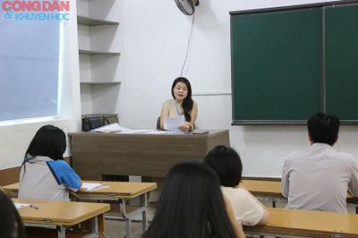 12 thí sinh bị đình chỉ do sử dụng điện thoại, tài liệu trong buổi thi môn Ngữ văn
