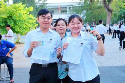 Ngữ liệu đề thi Ngữ văn 2026 đậm hơi thở thực tế loại trừ văn mẫu và đoán đề