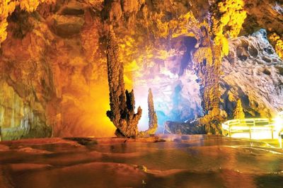 Kỳ thú hang động miền Non nước Cao Bằng